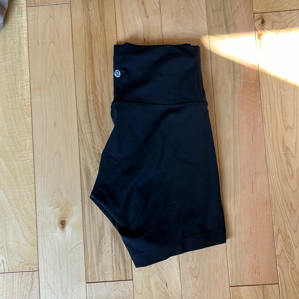 LULULEMON wunder train 6” short size 6